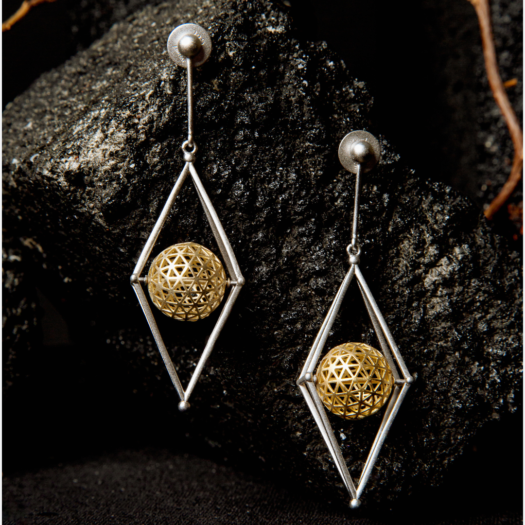 Exploring Architecture and Abstraction in Jewelry with Zikurat
