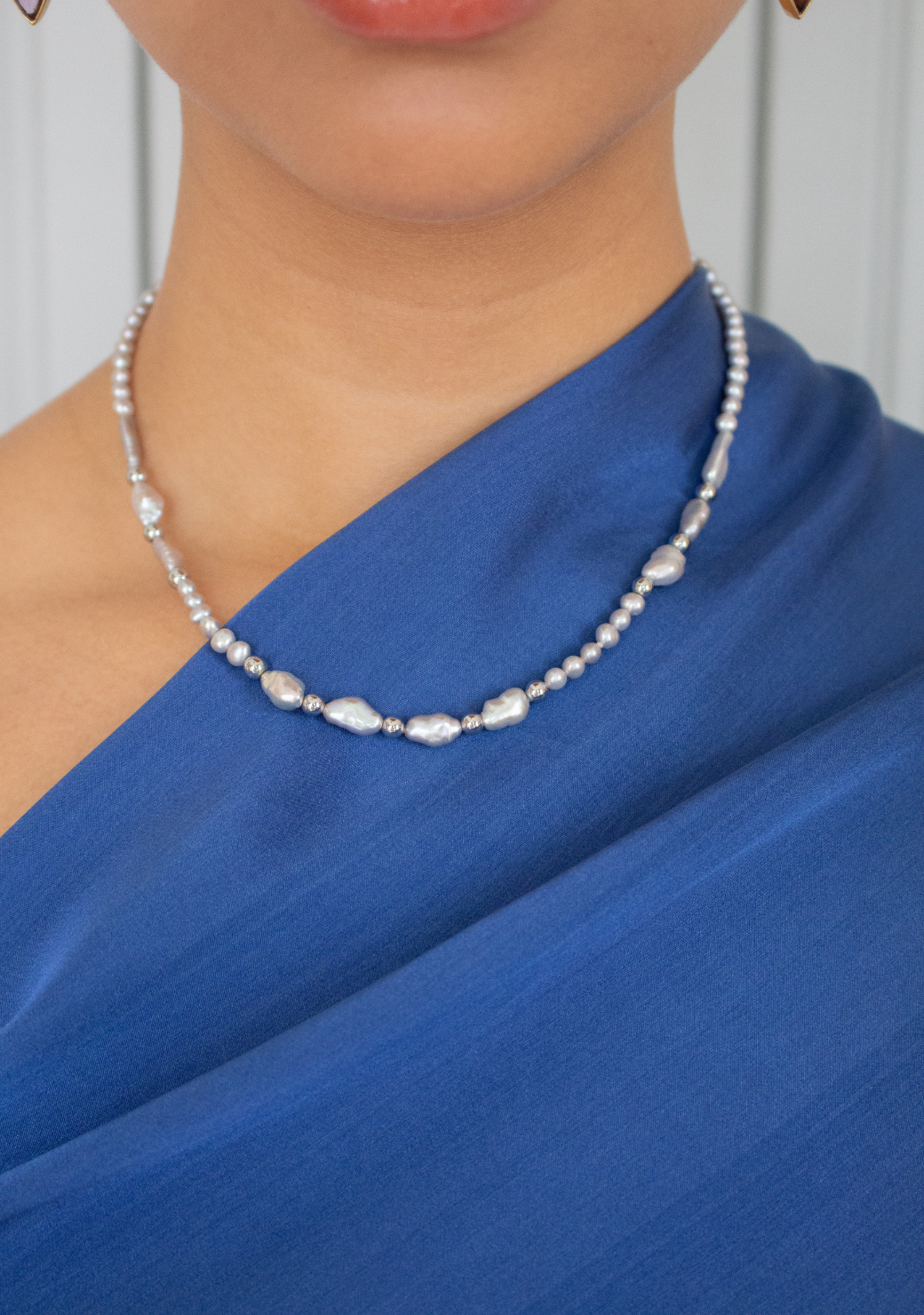 Side Baroque Dyed Gray Pearl Necklace