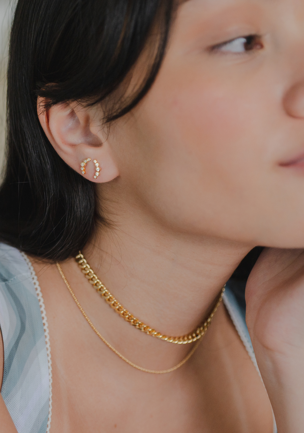 Crescent Curve Stud