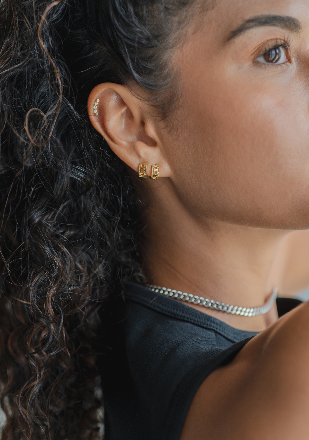Crescent Curve Stud