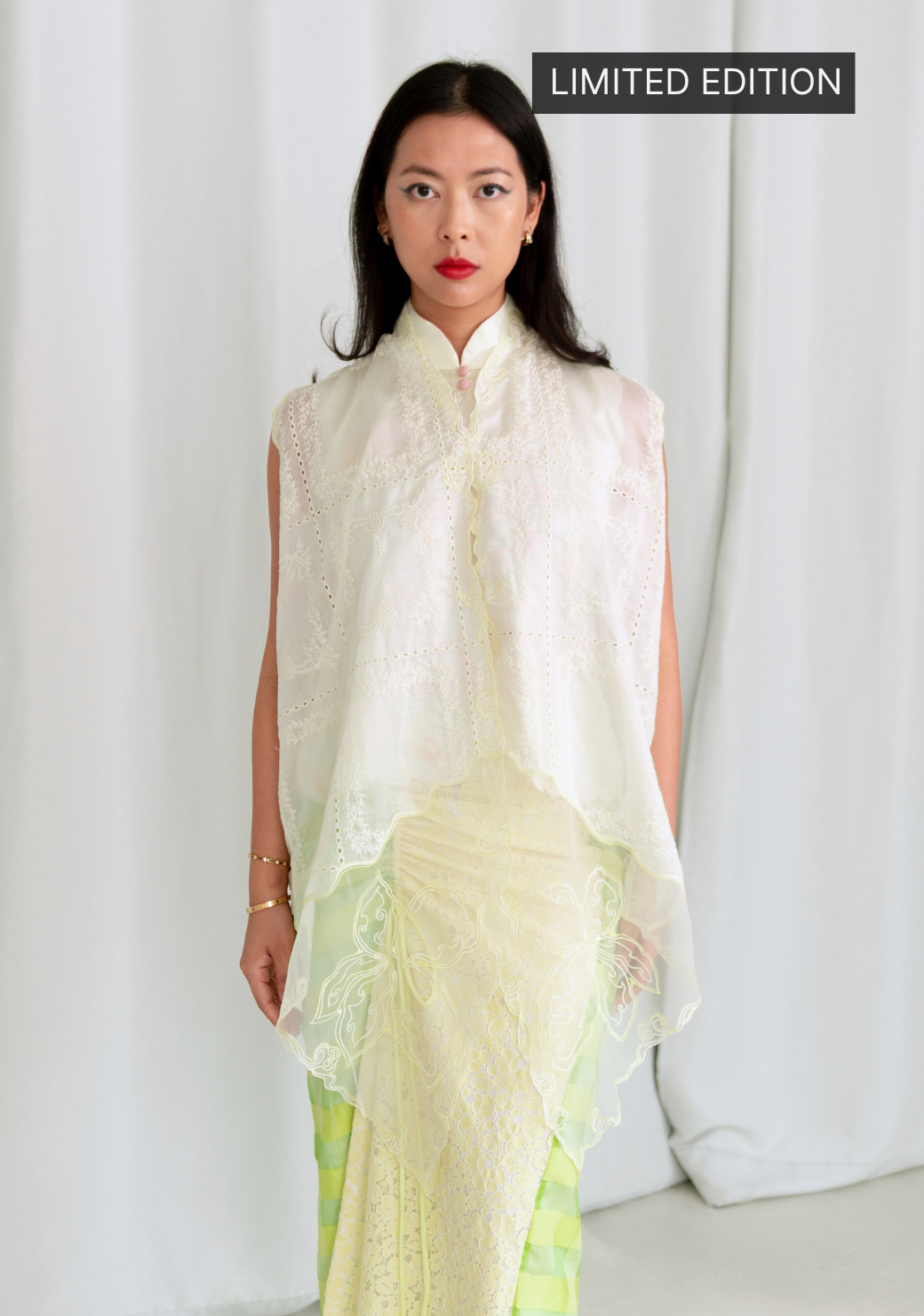 Mustika Pointed Kebaya