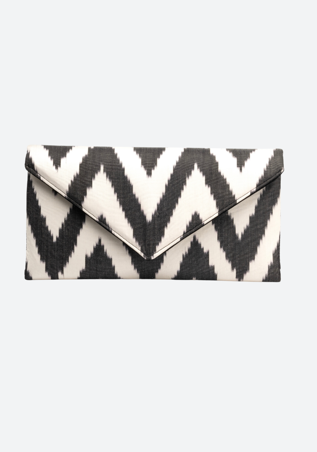 Titin Clutch in Tuxedo