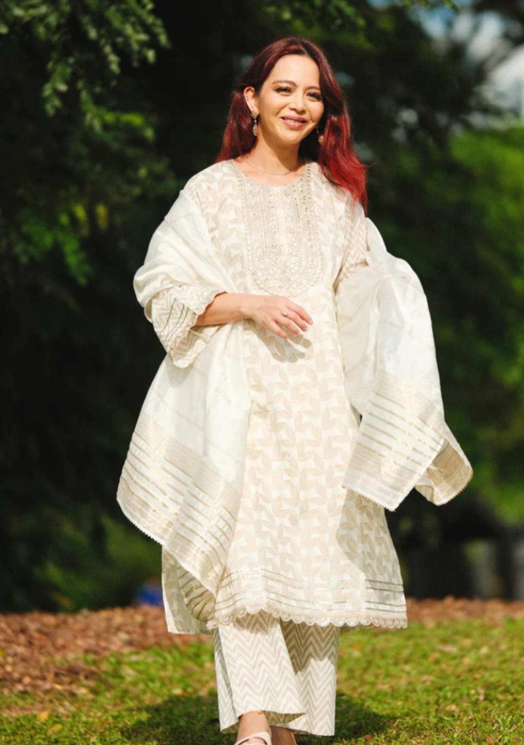 Zoya Womens White & Gold Kurta Salwar in Cotton