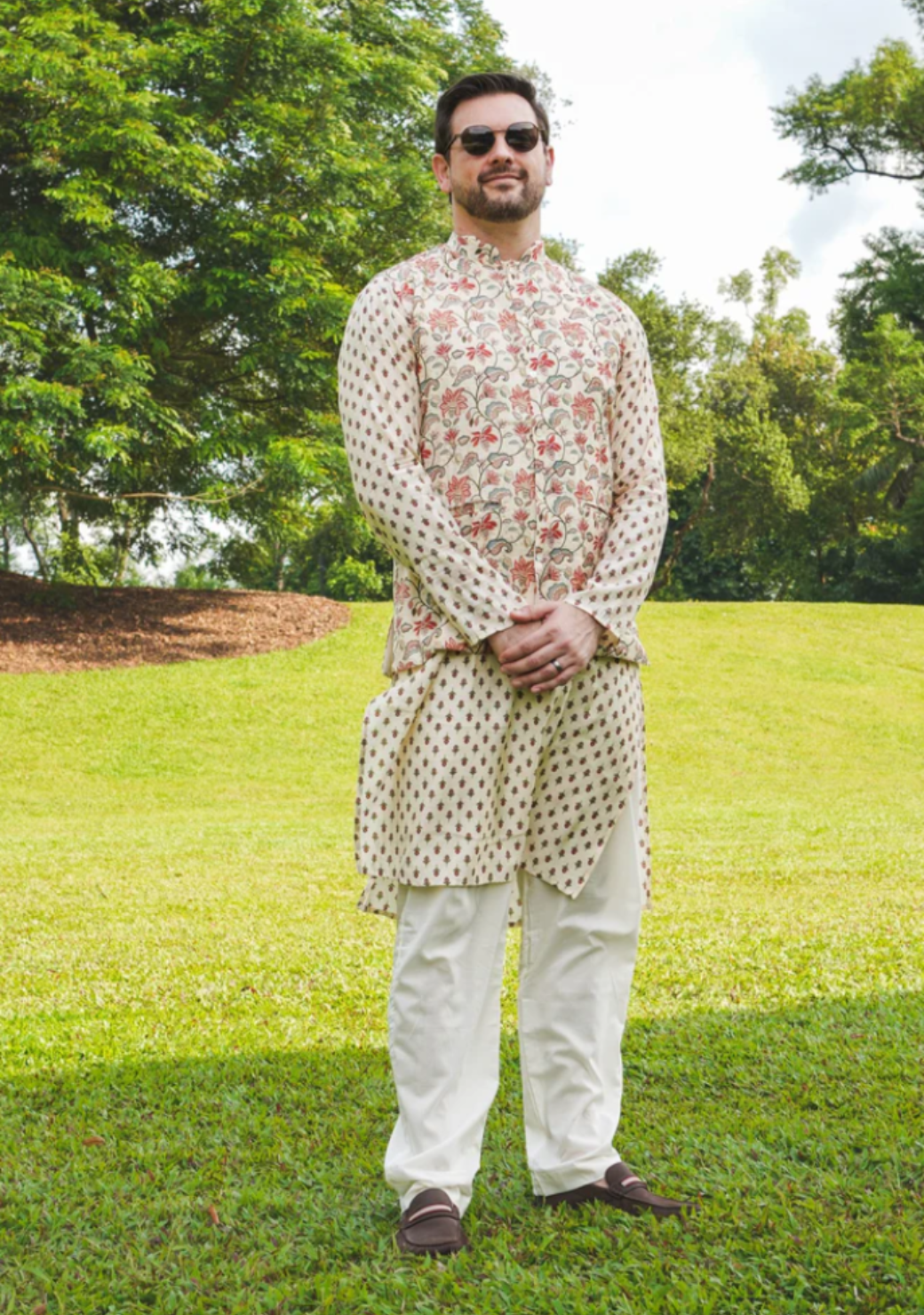 Nia Mens Pearl White Floral Kurta Pajama Jacket set in Muslin Cotton