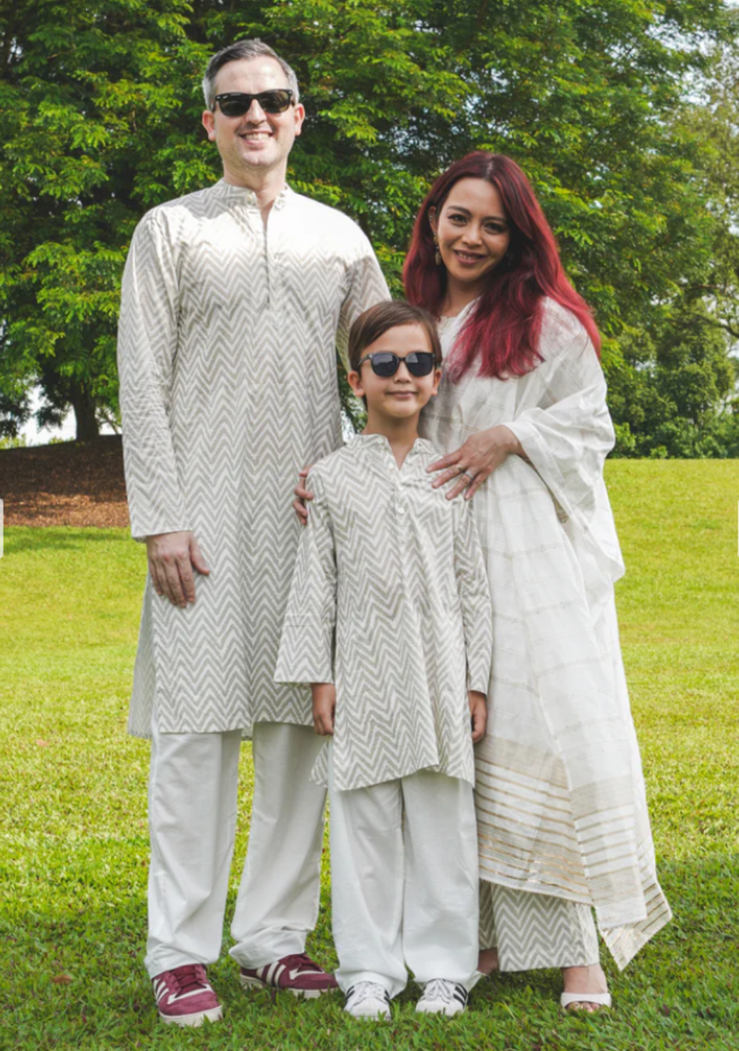 Zoya Mens White & Gold Kurta Pajama in Cotton