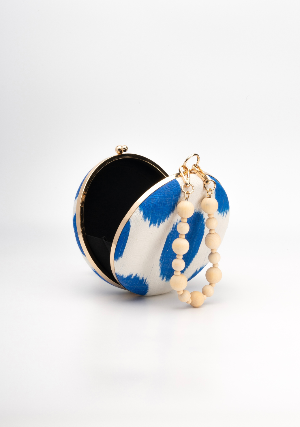 Putri S in Dolce Blue