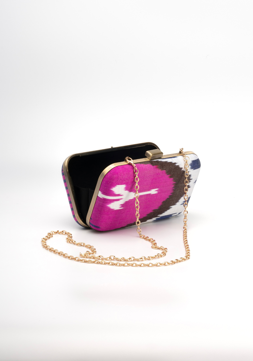 Tasia Clutch in Alegria II