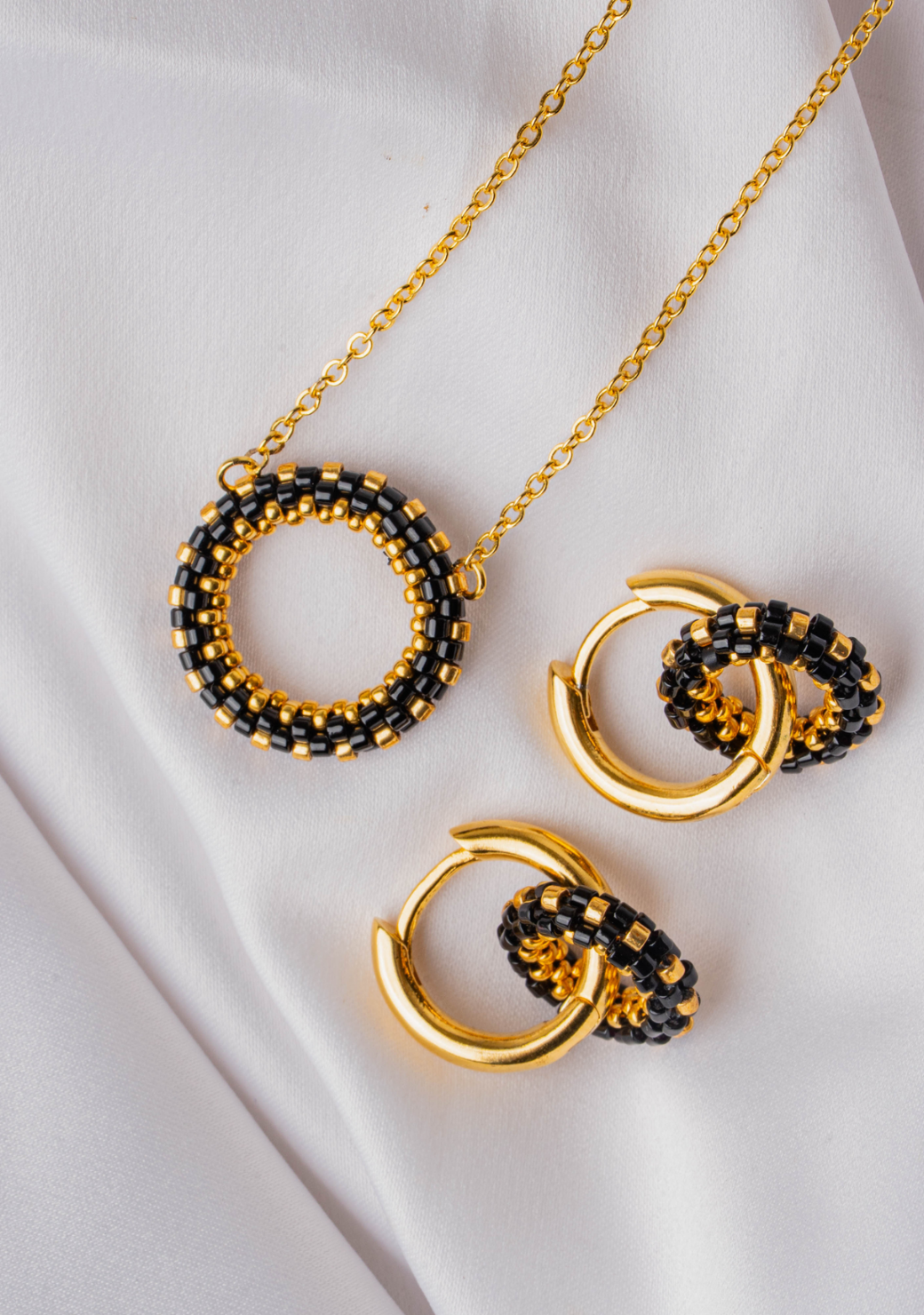Beaded Uzuri Round Earrings