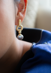 Large Gray Coin Pearls on Chainlink Earrings