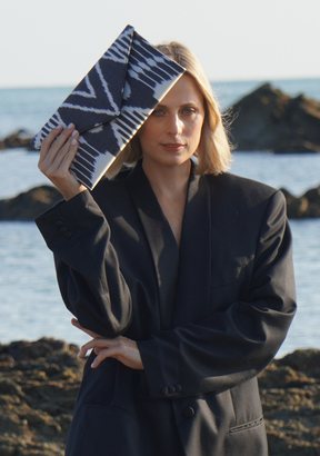 Titin Clutch in Savanna