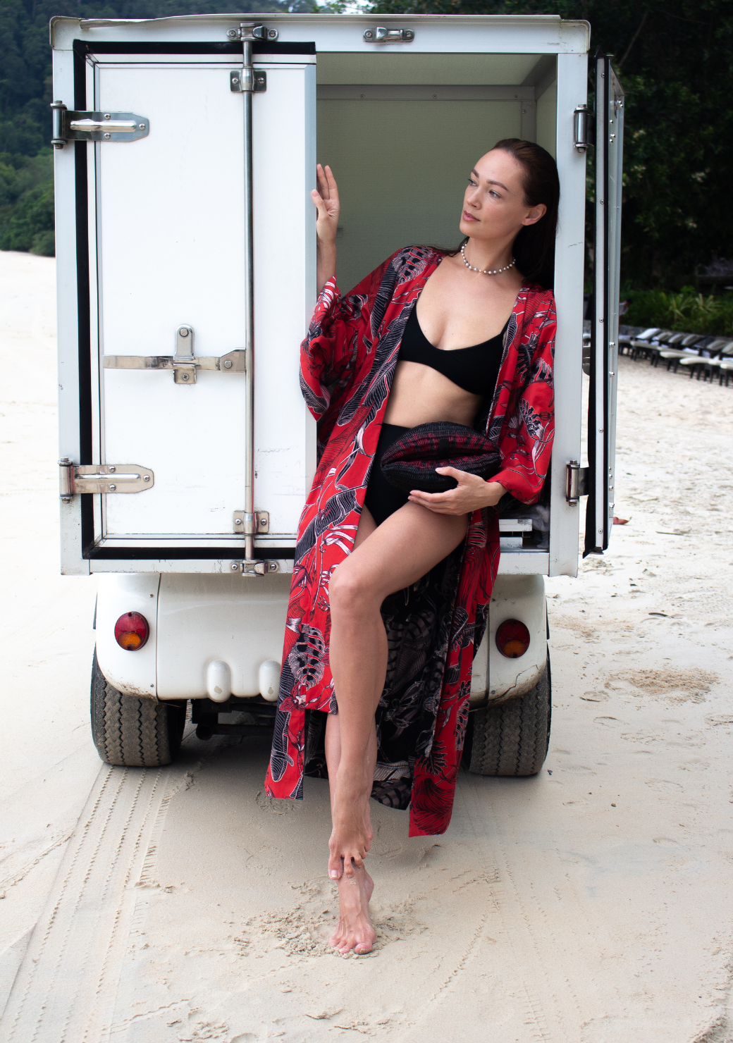 Reversible Long Cotton Kimono Robe in Tropical Foliage in Red & Black